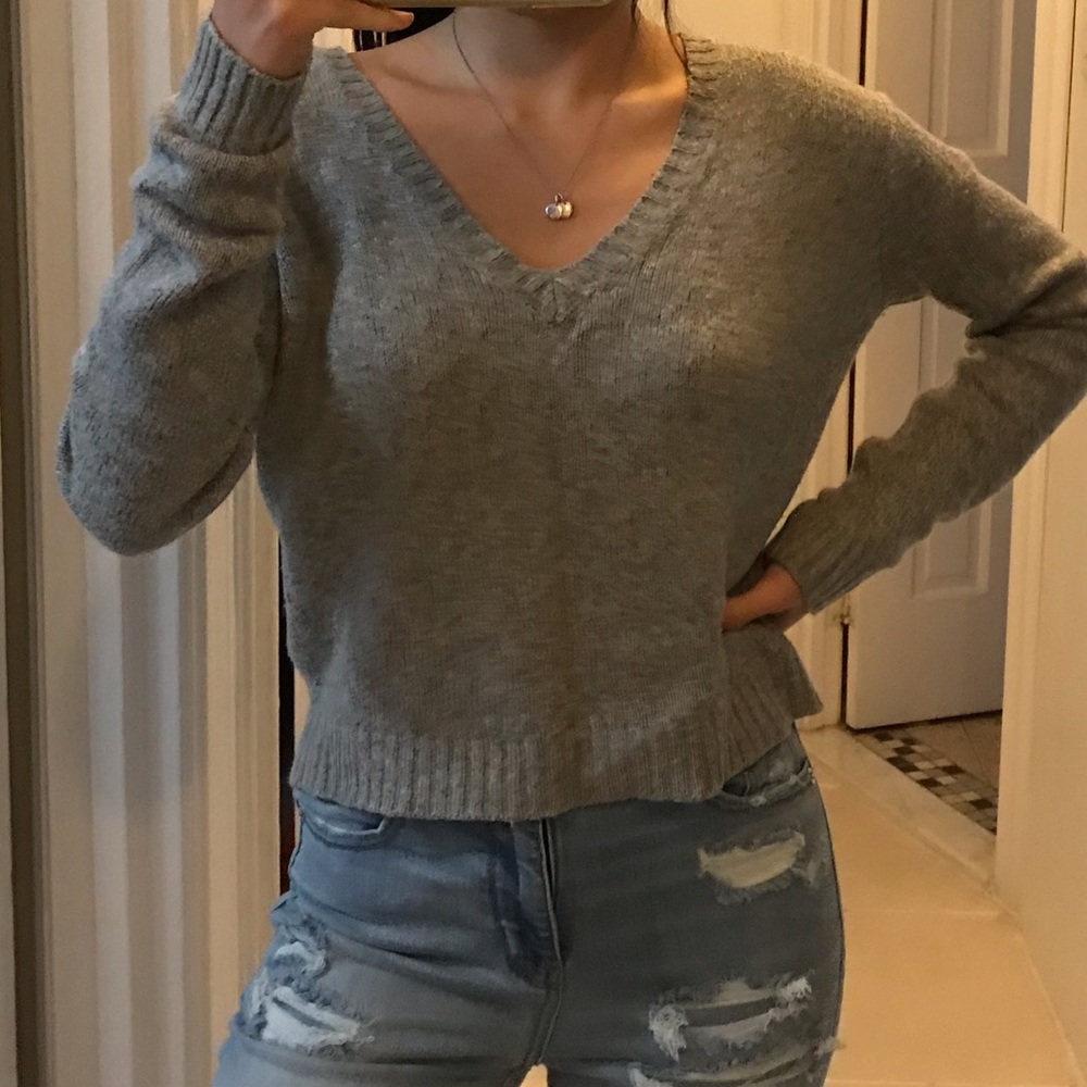 Brandy Melville Knitted Crop Gray Sweater